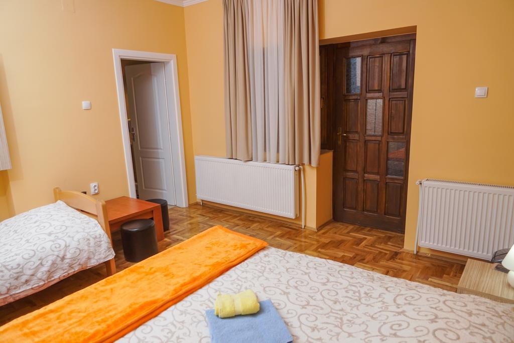 ホテル Amfora Palić エクステリア 写真