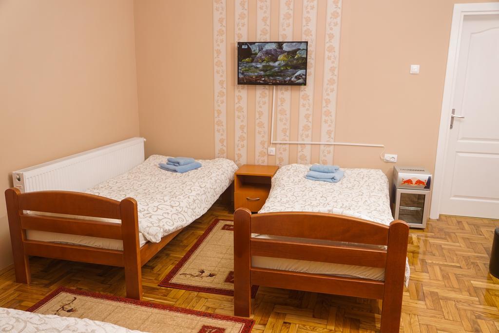 ホテル Amfora Palić エクステリア 写真